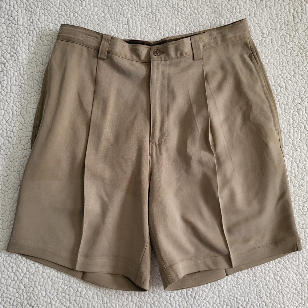 Tommy Bahama beige tan 100% Silk Bermuda shorts mens 34